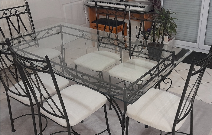 Table en verre avec 6 chaises 90 Nancy (54)