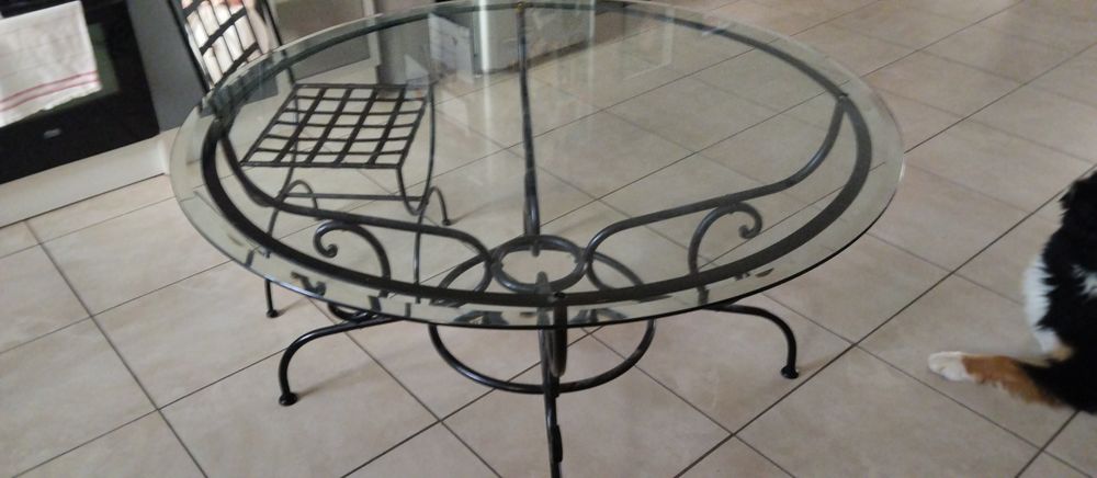 Table en verre et 4 chaises 300 Pouzolles (34)