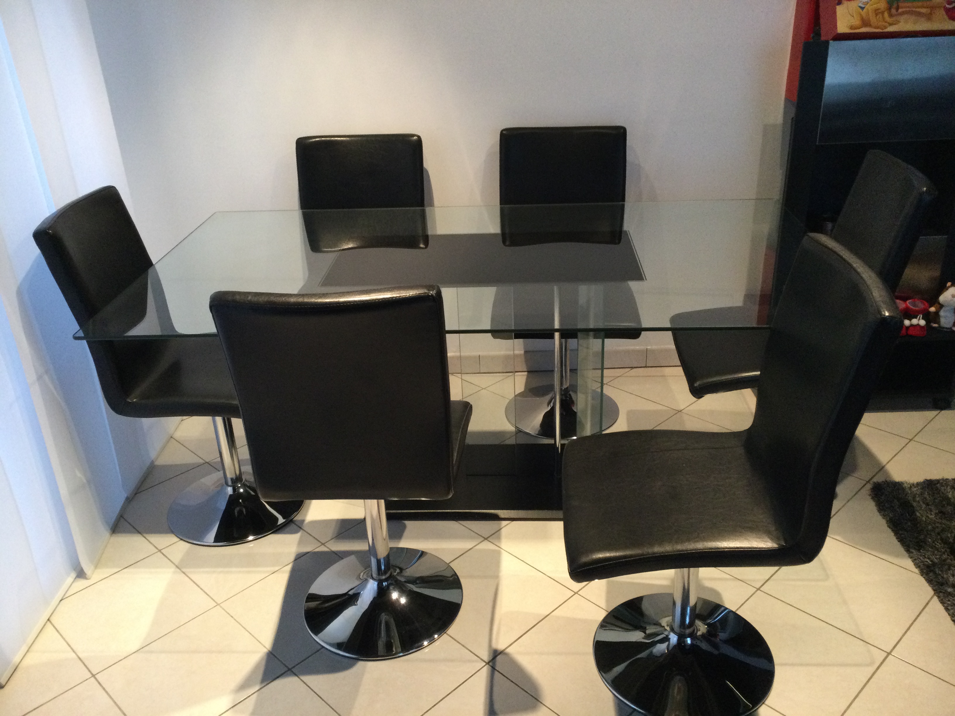 Table en verre + chaises 200 �chirolles (38)