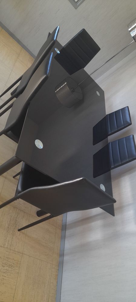 Table en verre noir pour 6 personnes avec les chaises 200 Gisors (27)