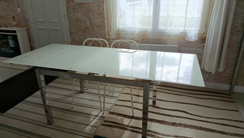 Table Verre opale et Inox Extensible 2m 75 Saint-Gervais-la-For�t (41)