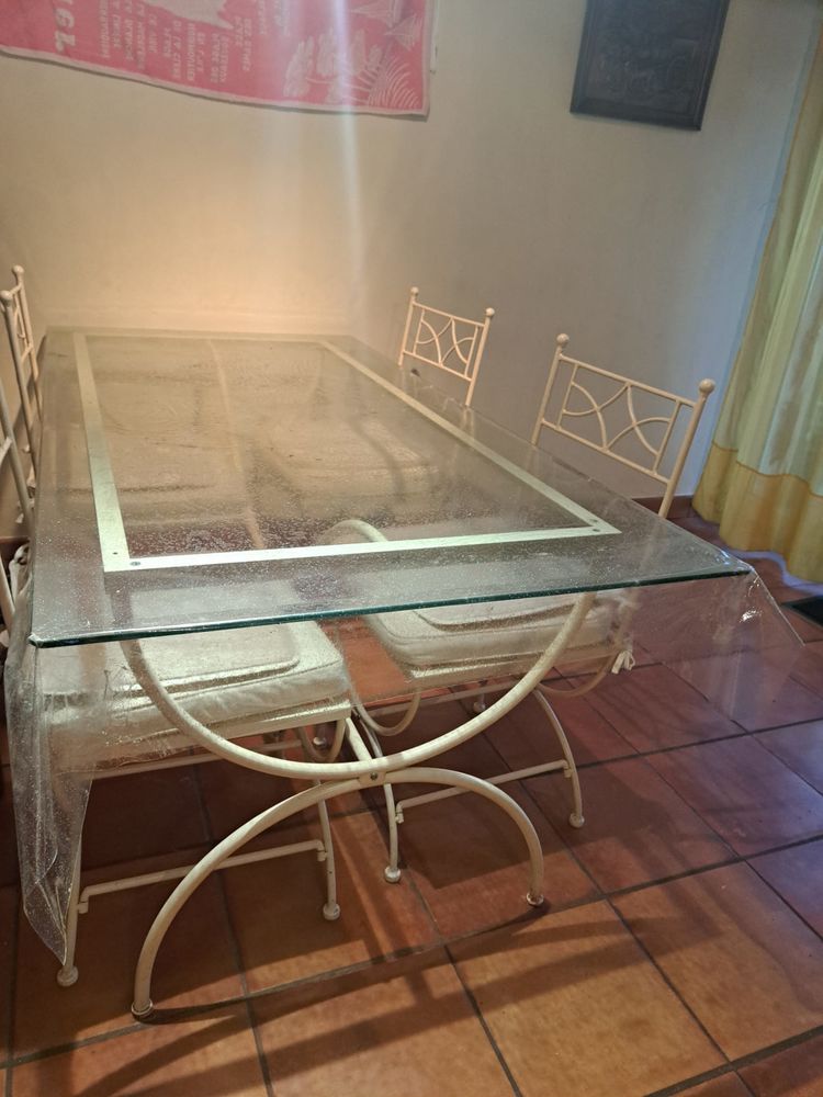 table verre ossature fer forg� avec 6 chaises
et �tag�re 550 La R�ole (33)
