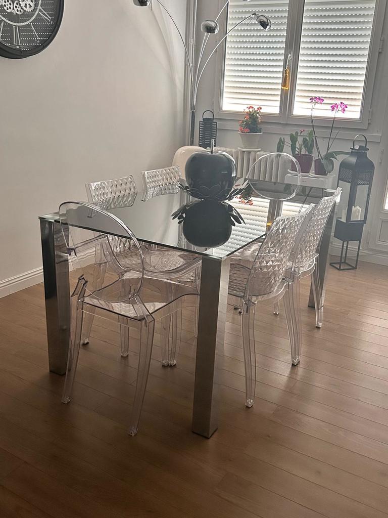 Table en verre transparente design moderne 120 Le Plessis-Tr�vise (94)