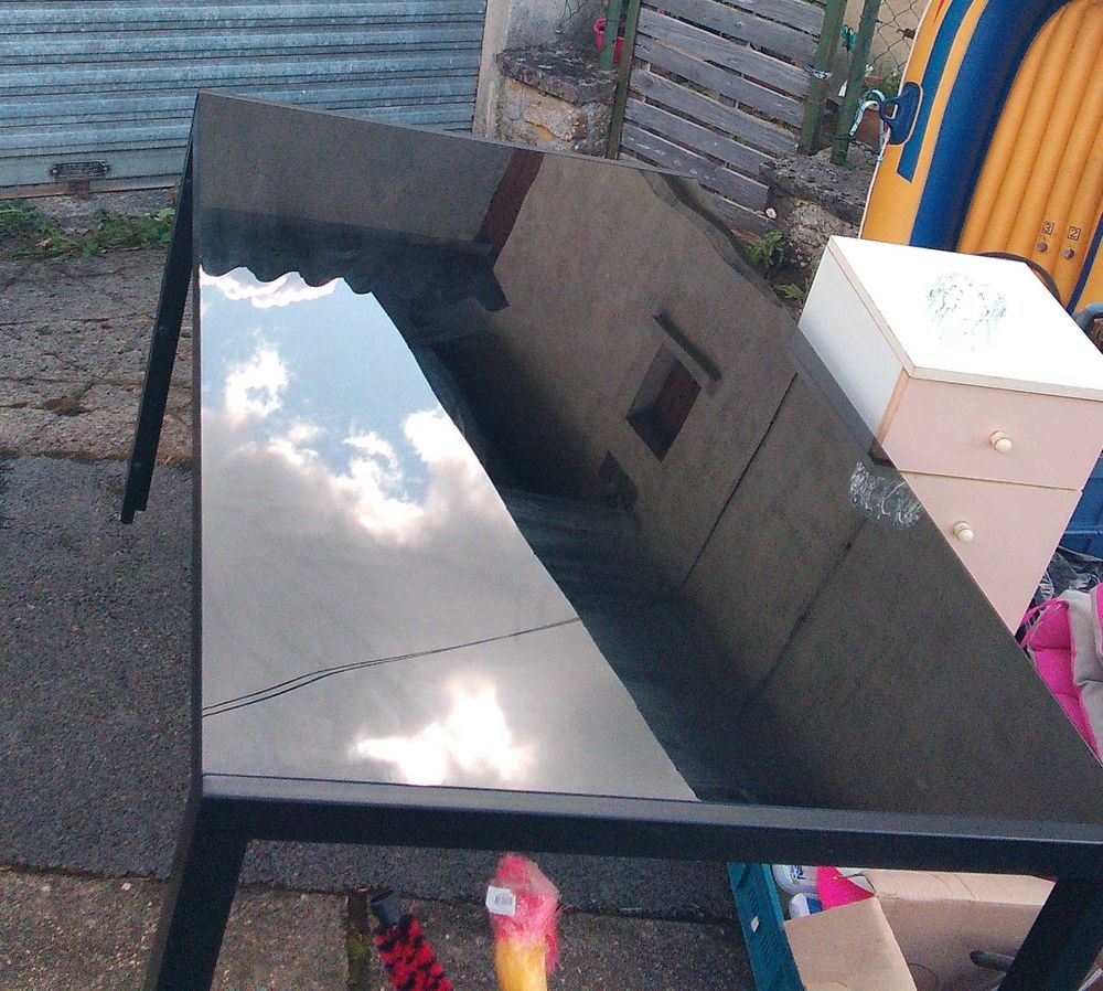 une table en verre tremp� 60 Sedan (08)