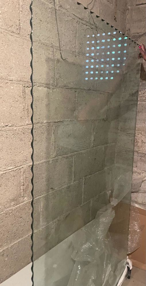 Table en verre. 200 Fontainebleau (77)