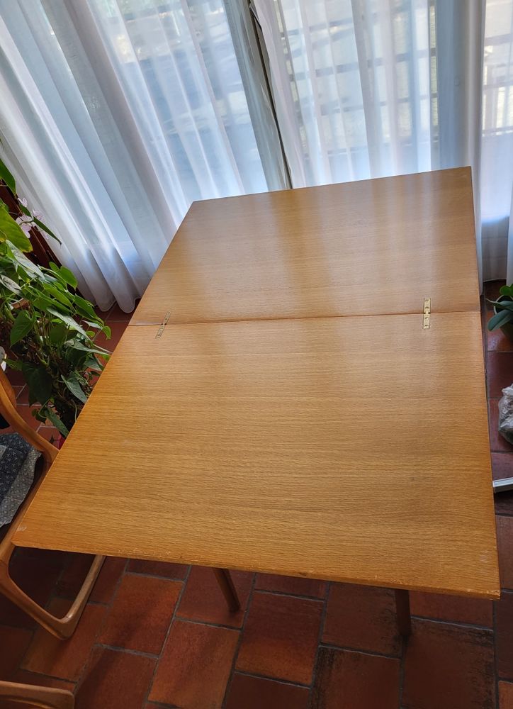 table vintage 20 Clermont-Ferrand (63)