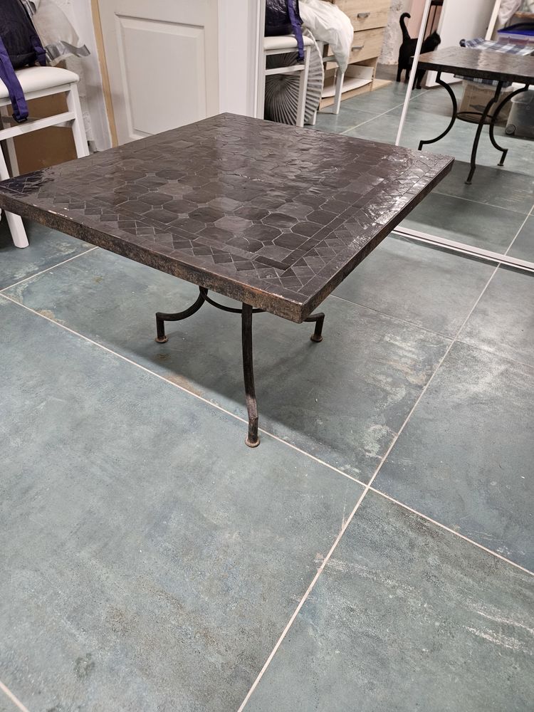 Table zelige hauteur 49 cm plateau 70 x 60 cm 150 Jacob-Bellecombette (73)