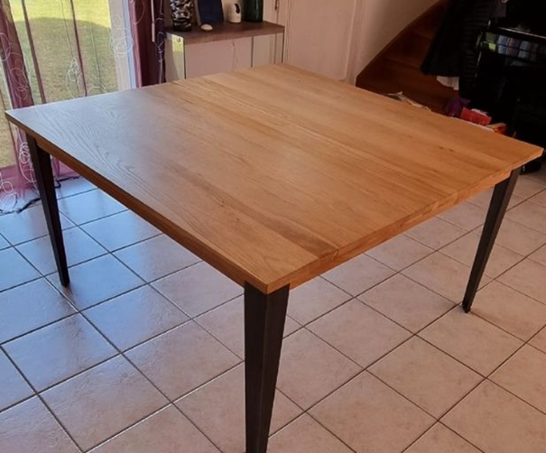 Table 140 x 140 0 Thorign�-Fouillard (35)