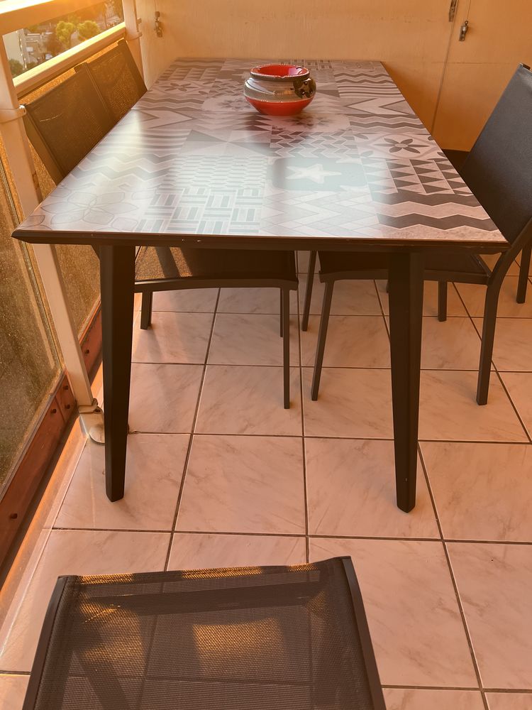 Table 75 Marseille 12 (13)