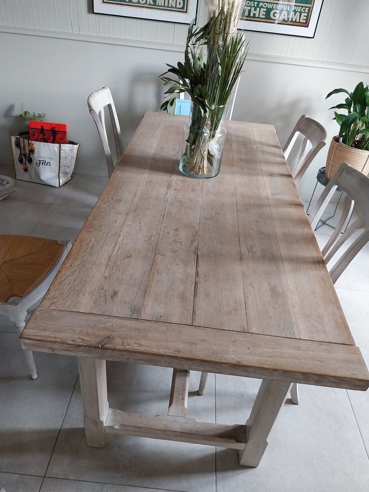 Table 300 Notre-Dame-de-Boisset (42)