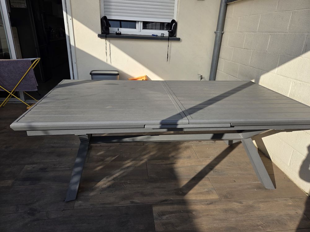 Table 250 Halluin (59)