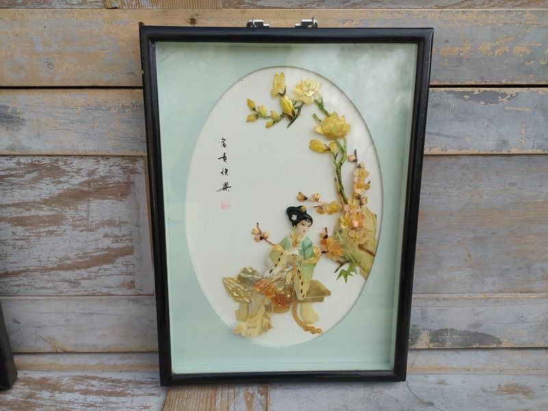 Tableau Asiatique Femme et Lotus Composition en Nacre Chine
60 Loches (37)