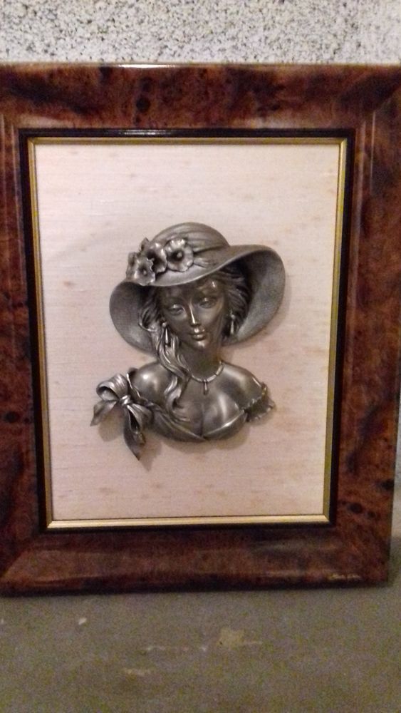 tableau avec t�te de femme en �tain 30 Cagnes-sur-Mer (06)