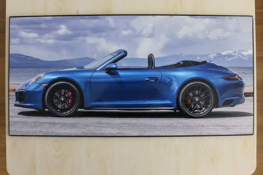 Tableau Photo sur bois = Porsche 911 Carrera 4 GTS coup� 25 Paris 19 (75)
