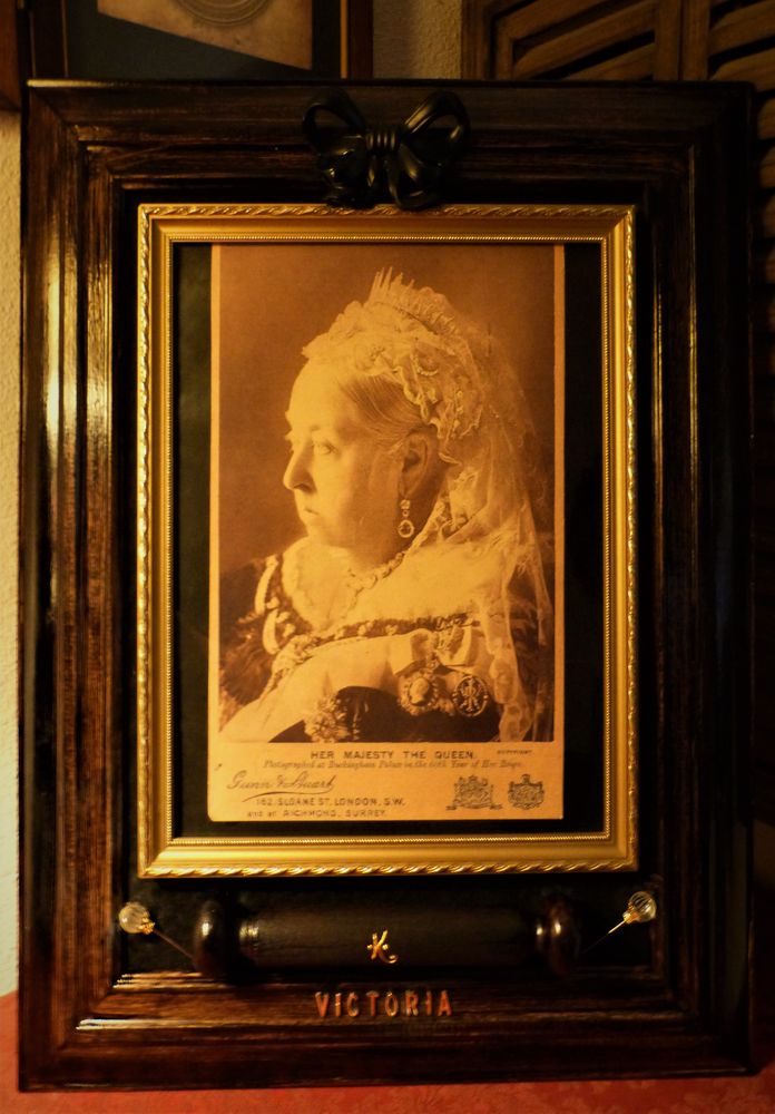 Tableau  QUEEN VICTORIA  Cr�a. Steampunk 75 Mont-de-Marsan (40)