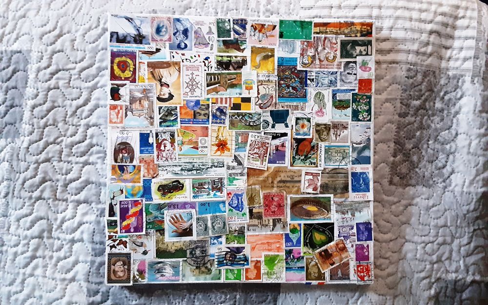 tableau en toile coton 30x30cm avec vieux timbres vernis 30 Villeneuve-Saint-Georges (94)