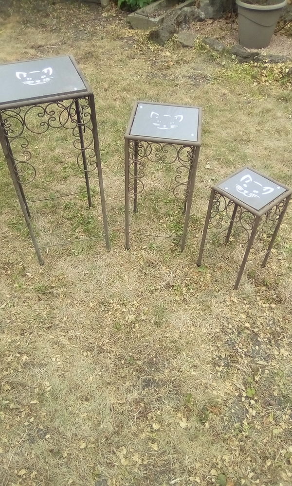 3 tables basses 25 Riom (63)