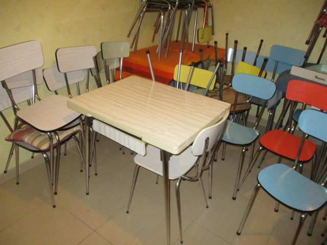 Tables et chaises en formica  28 Lingolsheim (67)