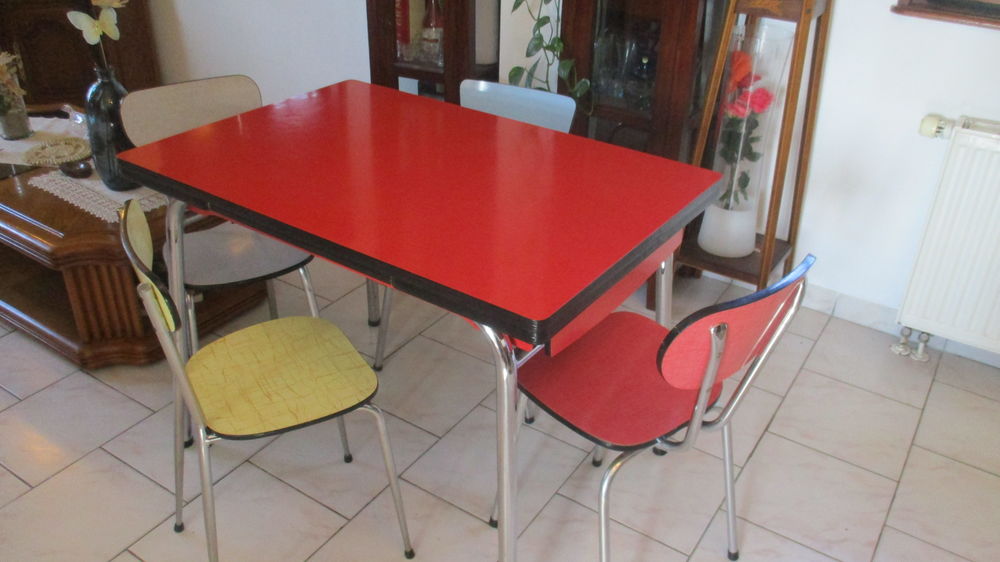 tables et chaises en formica 30 Lingolsheim (67)