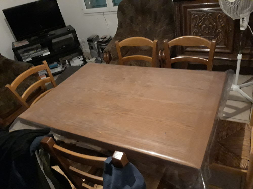 TABLES  5 CHAISES 105 La Ch�tre-Langlin (36)