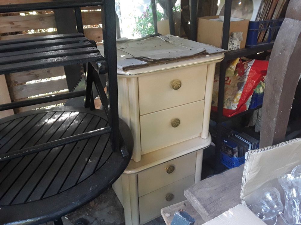 Lot tables de chevet  cr�me 70 Nice (06)