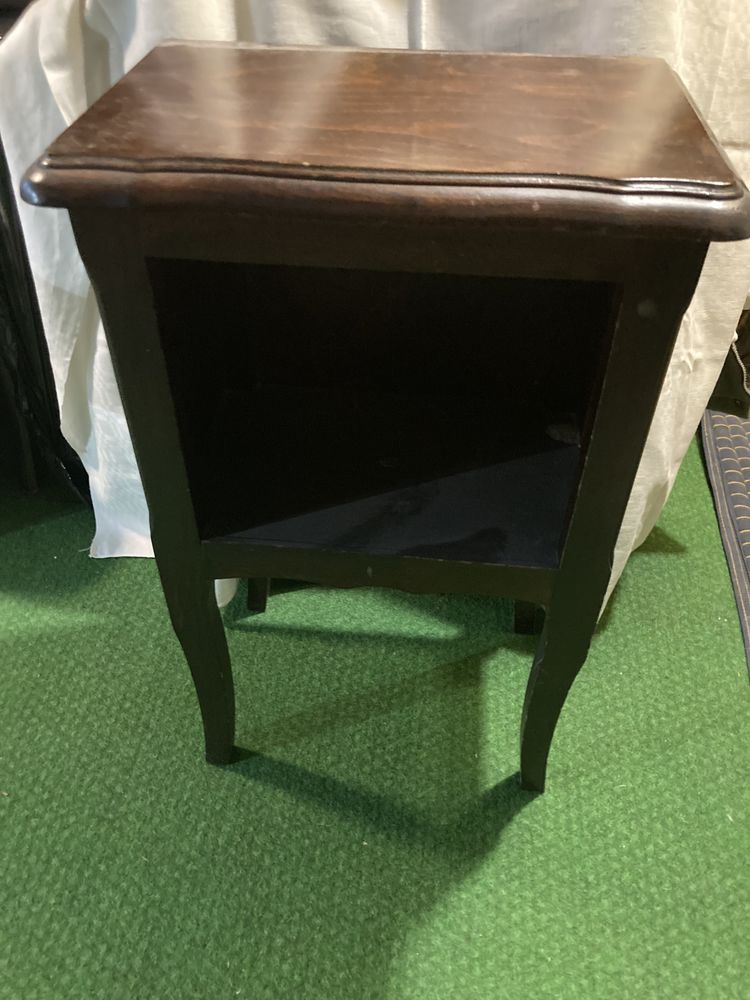 2 tables de chevet d�cor acajou 15 Septeuil (78)