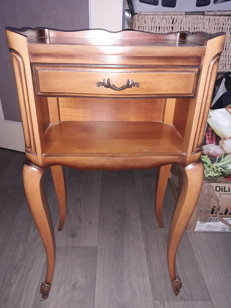 Tables de chevet
80 Ligueil (37)