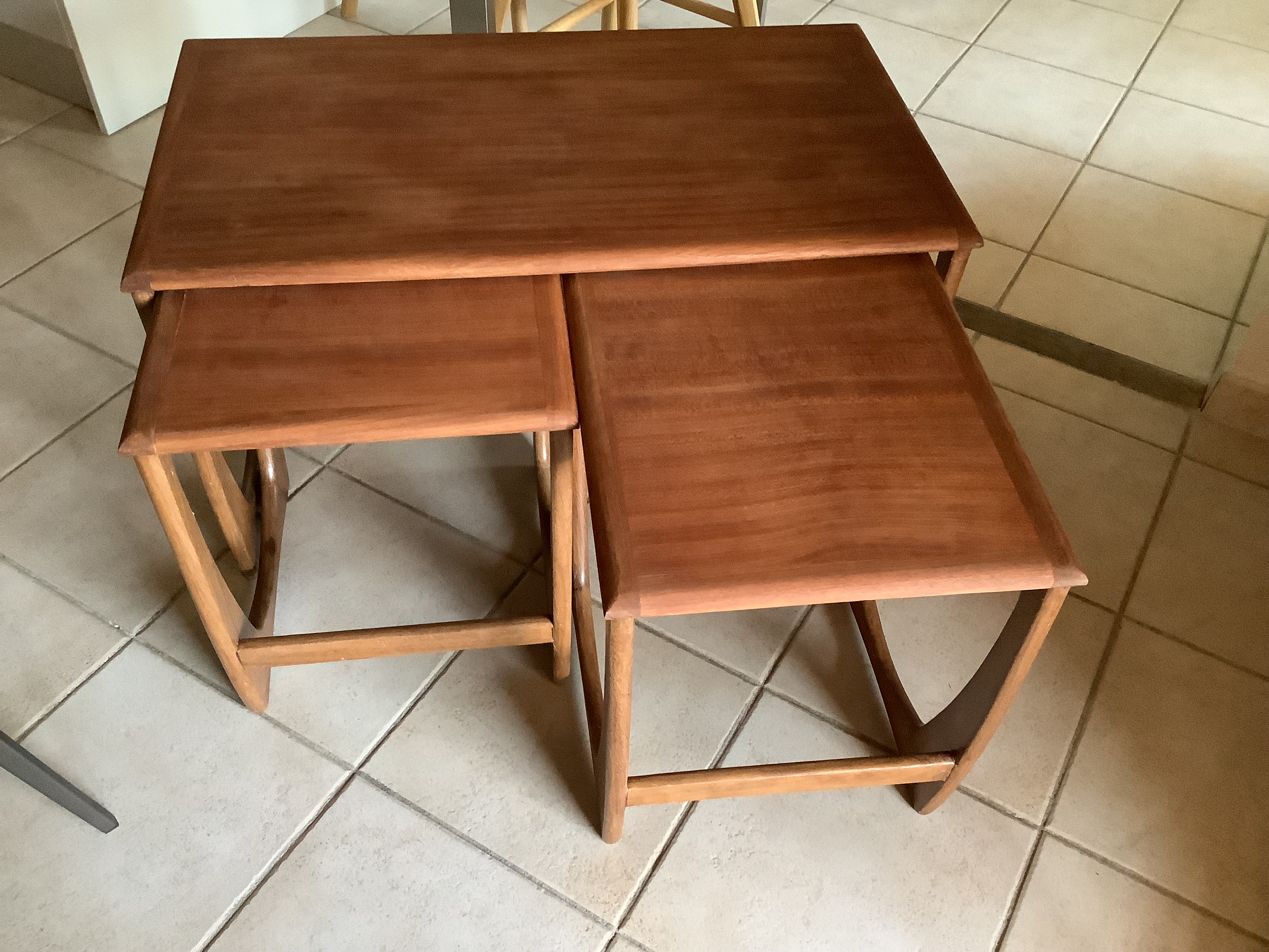 Tables gigogne scandinave en teck 400 Puyricard (13)