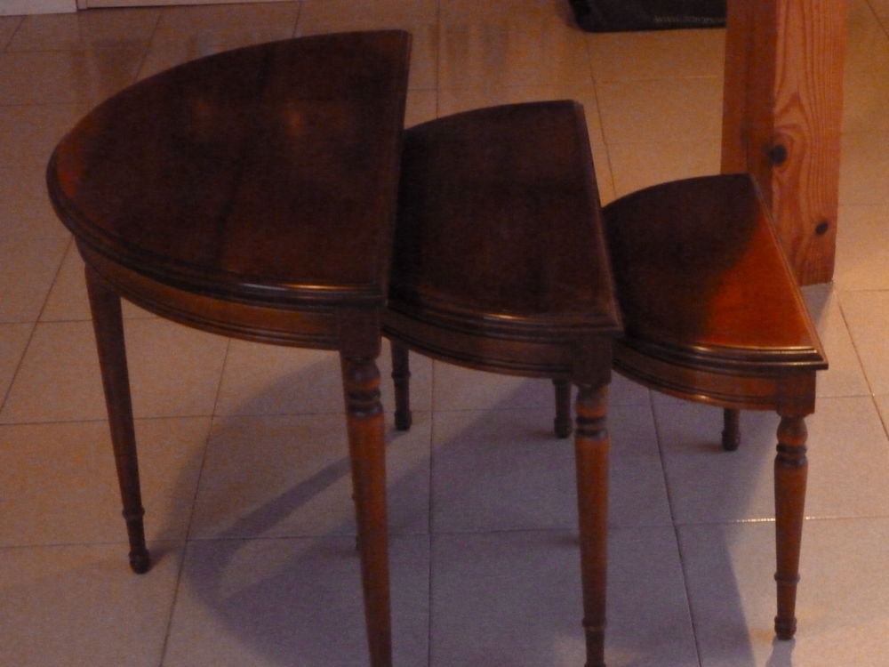 Tables gigognes 190 Annecy-le-Vieux (74)