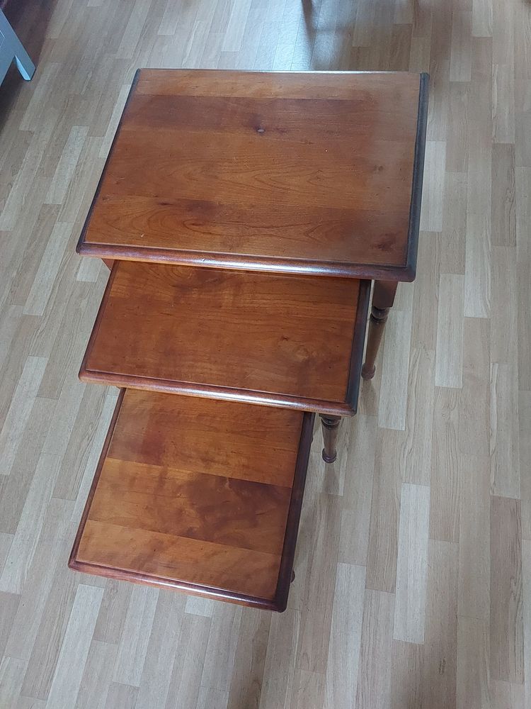 Tables gigognes 30 Thoiry (01)