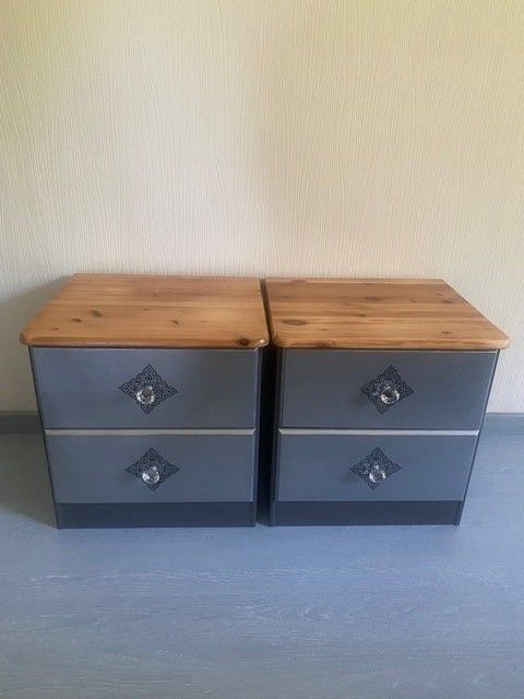 2 tables de nuit peintes en gris / gris metalis�
0 Boisemont (27)