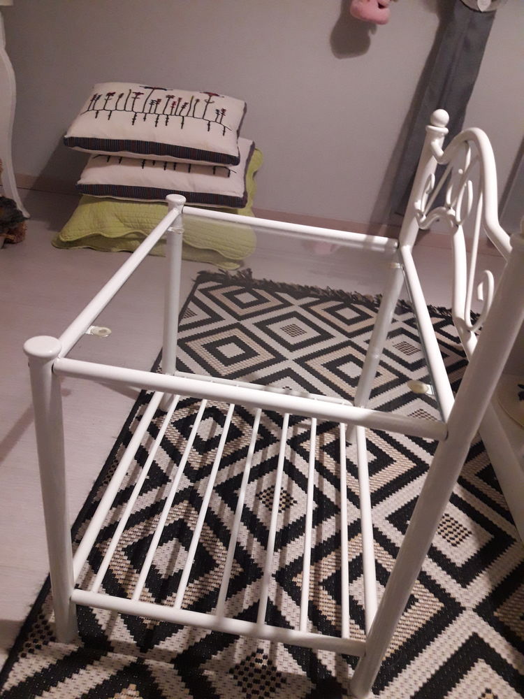 2 tables de nuit 25 Verquigneul (62)