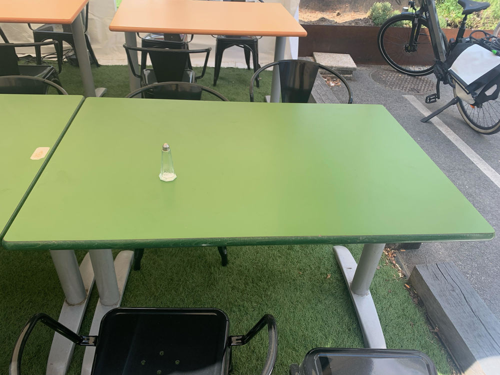3 tables rectangle verte
6 Saint-Ouen (93)