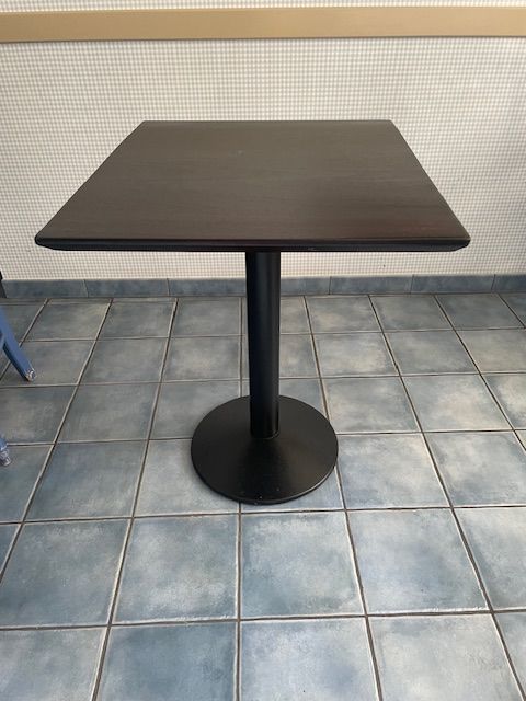 LOT de 18 TABLES RESTAURANT 1390 Pontivy (56)