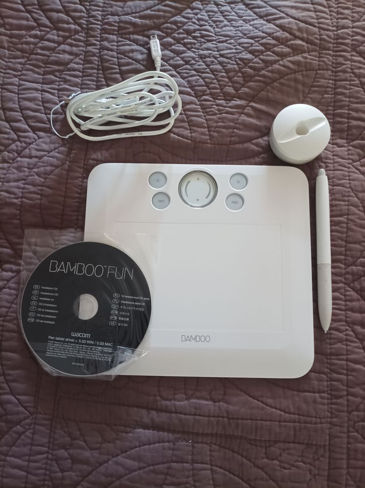 Tablette grapique � stylet 20 Saint-Paul-Trois-Ch�teaux (26)