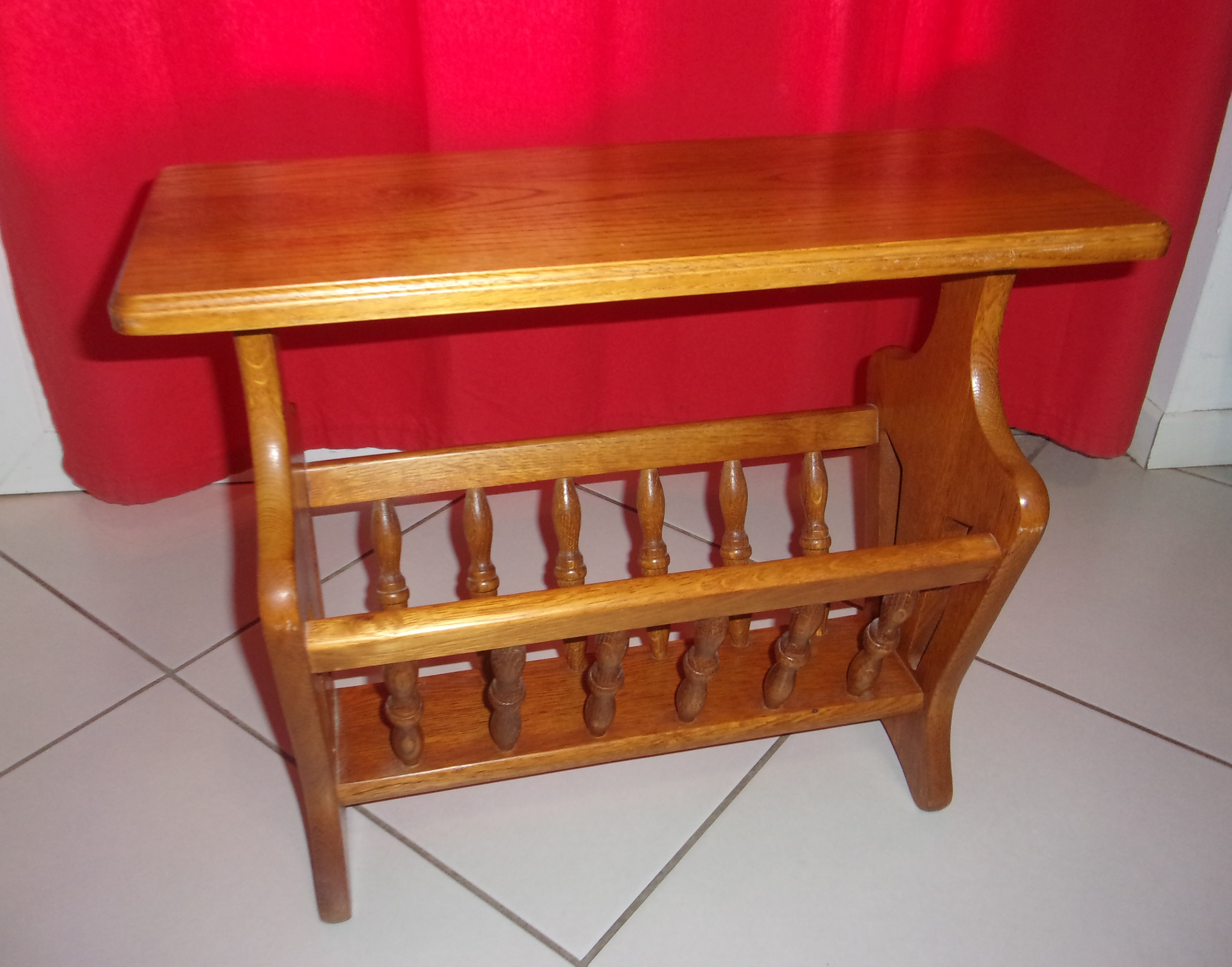 Tablette porte-revues en bois
15 Ch�teauneuf-les-Martigues (13)