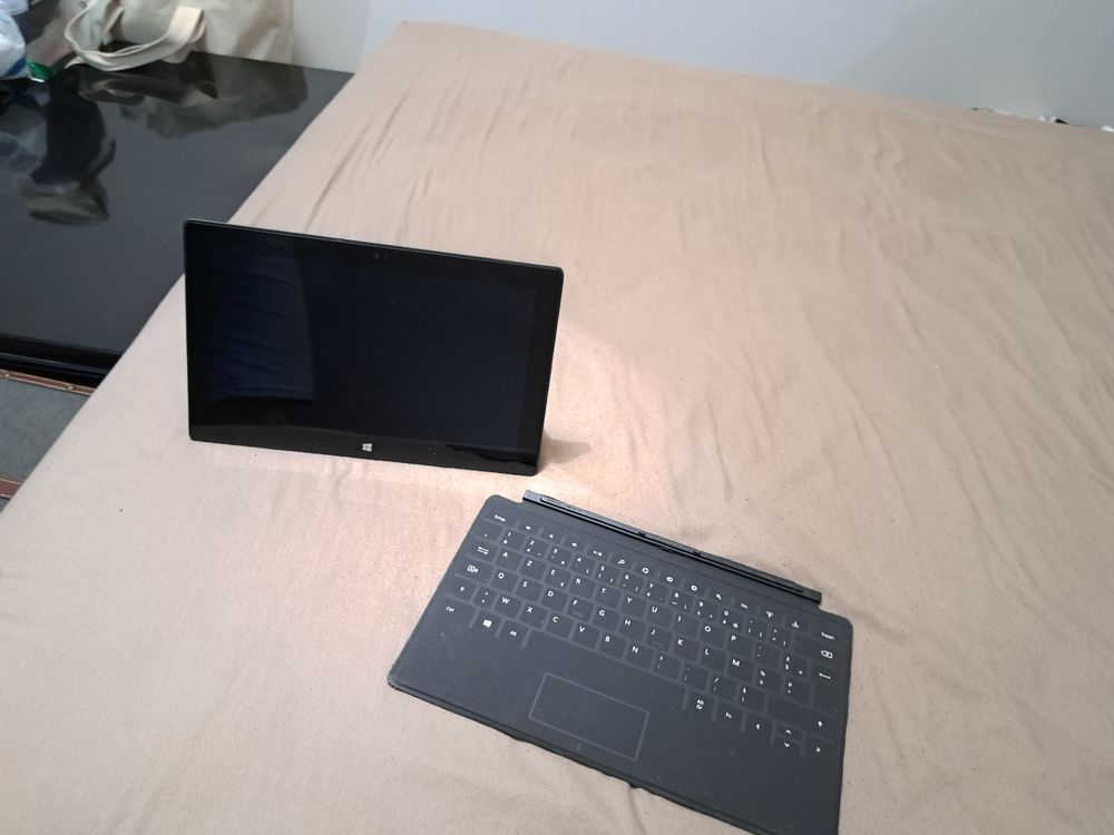 TABLETTE SURFACE WINDOWS AVEC CLAVIER ET PROTECTION 40 Andelot-Blancheville (52)