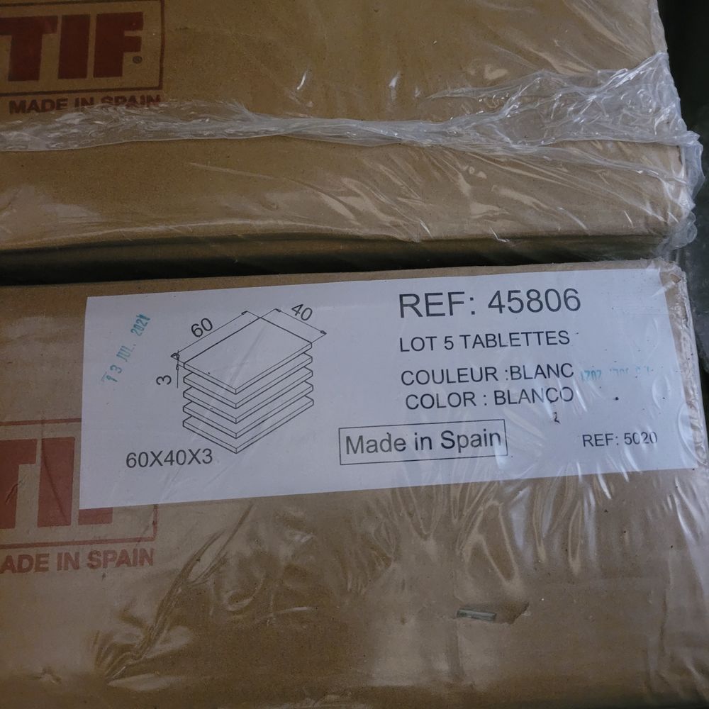 TABLETTES M�LAMIN�ES  / MEUBLES MAGASIN 85 Poitiers (86)