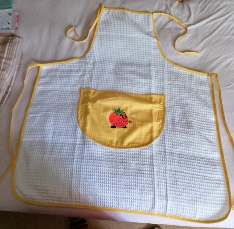 Tablier de cuisine  Tomate  brod� 7 Riedisheim (68)