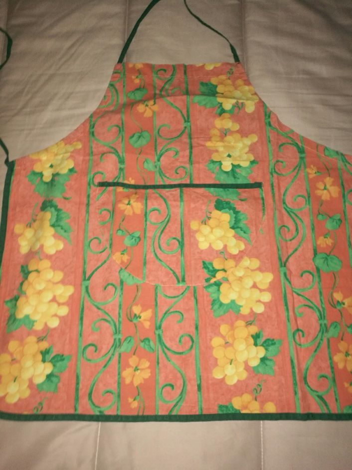 Tablier orange grappes de raisin sans marque 3 Villiers (86)