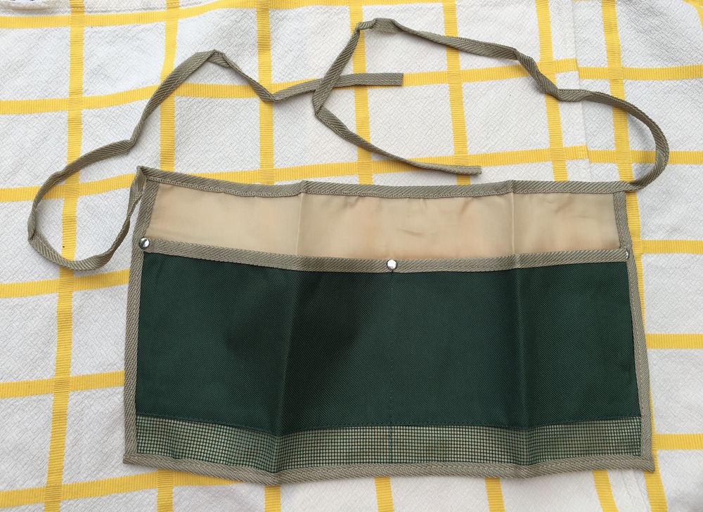 Tablier � outils (de jardin,d'artiste) Neuf; Tablier court 3 L'Isle-Jourdain (32)