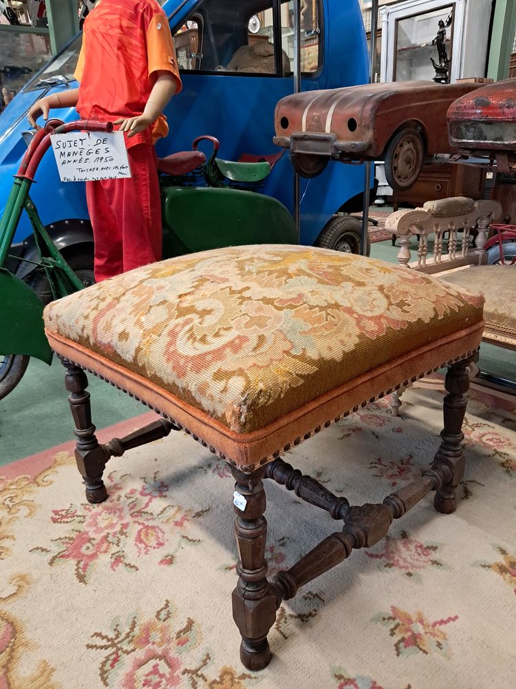 Tabouret ancien style Louis XIII 160 Ch�teau-l'�v�que (24)