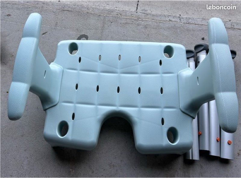 Tabouret avec accoudoirs Etac 30 Torigny-les-Villes (50)