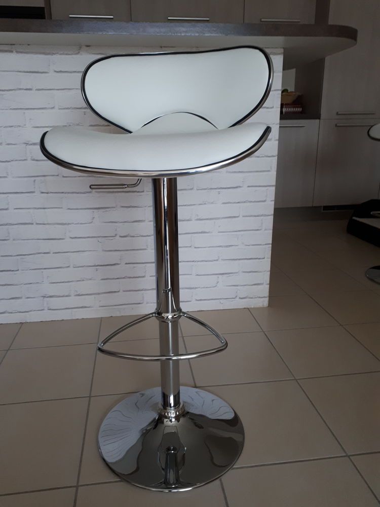Tabouret de bar design blanc - NEUF - MILIBOO
Haut. r�glable 70 Seillons-Source-d'Argens (83)