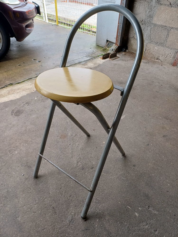 TABOURET haut pliant, hauteur d'assise 60cm 20 Tours (37)
