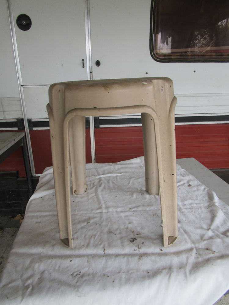 Tabouret en plastique 5 Illzach (68)