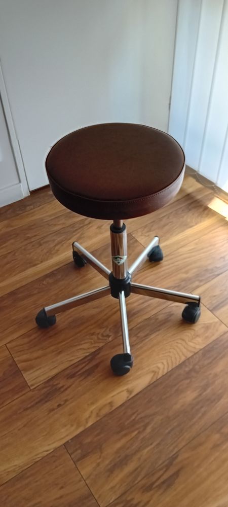 tabouret r�glable m�dical et multi fonction marron 20 Villiers-sur-Marne (94)