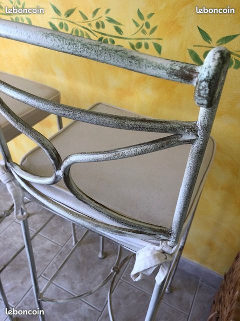 2 tabourets avec coussins d�houssables en fer forg�
0 Asni�res-sur-V�gre (72)