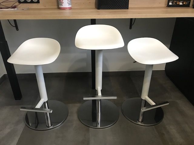 Tabourets blancs 60 �lancourt (78)