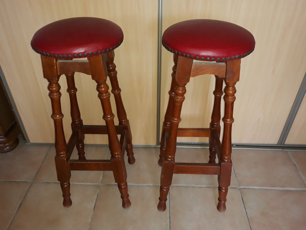 Lot de 2 Tabourets de bar en bois 50 Saint-Paul-Trois-Ch�teaux (26)